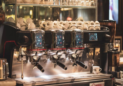 Wat kost een espresso aan de bar in Italië vergeleken met aan een tafeltje in 2026